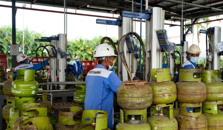 Pertamina optimalkan pendataan dan sosialisasi untuk distribusi LPG 3 kg tepat sasaran Pertamina optimalkan pendataan dan sosialisasi untuk distribusi LPG 3 kg tepat sasaran