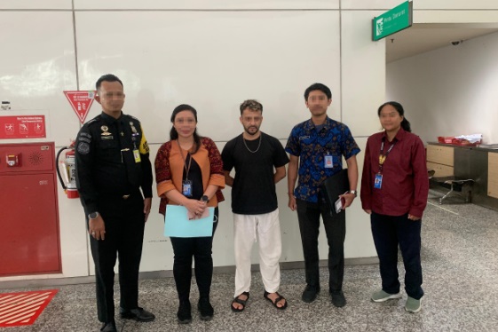 Imigrasi Denpasar deportasi WNA Turki dan Australia Imigrasi Denpasar deportasi WNA Turki dan Australia