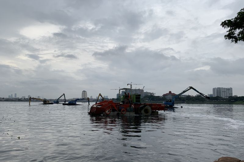 Rano Karno minta seluruh alat berat pengendali banjir dipasang pelacak Rano Karno minta seluruh alat berat pengendali banjir dipasang pelacak