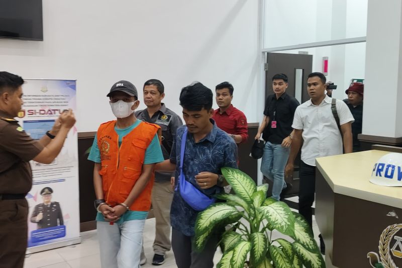 Kejaksaan tangkap buronan kasus korupsi lapangan tenis Pasaman Barat Kejaksaan tangkap buronan kasus korupsi lapangan tenis Pasaman Barat