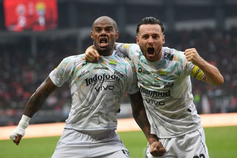 David Da Silva bidik tiga poin ketika jumpa Persebaya Surabaya David Da Silva bidik tiga poin ketika jumpa Persebaya Surabaya