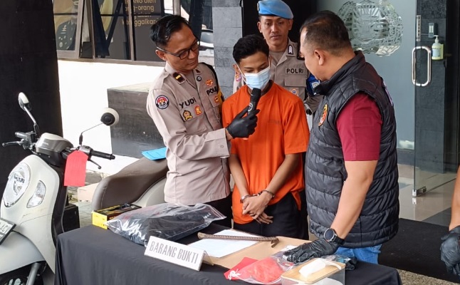 Spesialis pembobol toko kelontong diringkus petugas Spesialis pembobol toko kelontong diringkus petugas