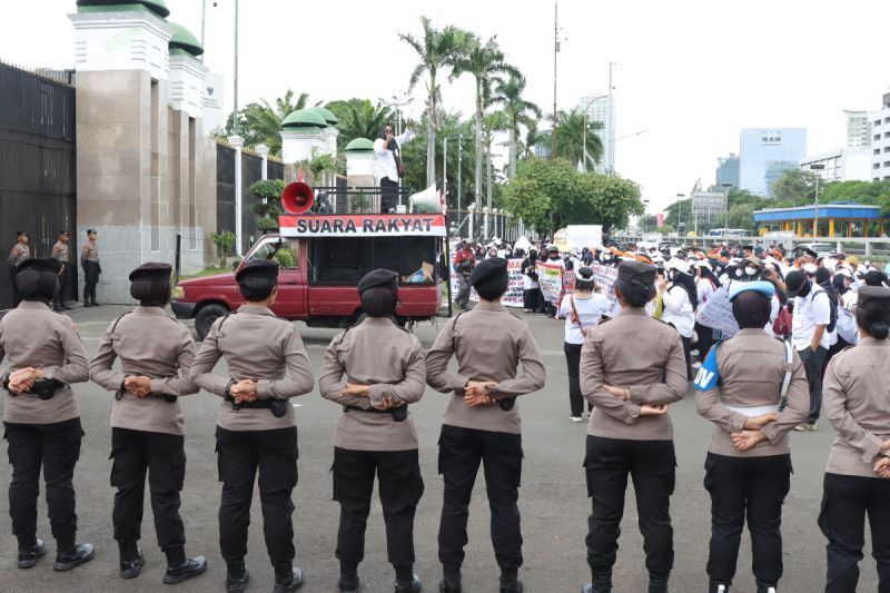 Seribu lebih personel amankan penyampaian pendapat di DPR Seribu lebih personel amankan penyampaian pendapat di DPR