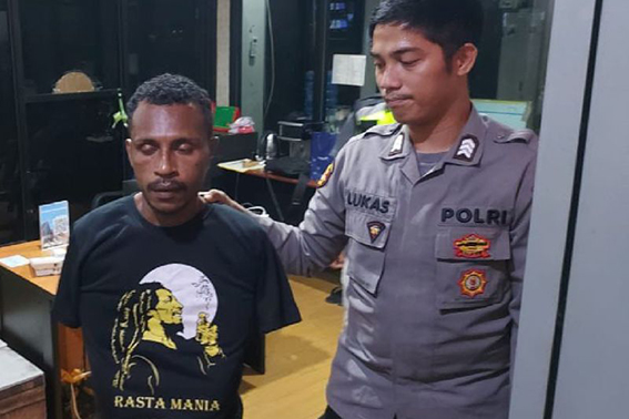 Petugas Bandara Sentani tangkap calon penumpang bawa 42 paket ganja Petugas Bandara Sentani tangkap calon penumpang bawa 42 paket ganja