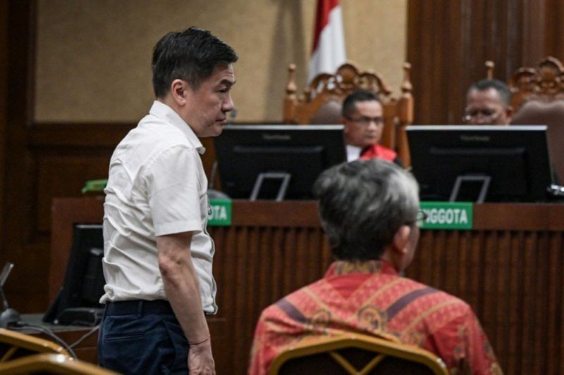 Vonis Budi Said diperberat jadi 16 tahun penjara di kasus emas Antam Vonis Budi Said diperberat jadi 16 tahun penjara di kasus emas Antam