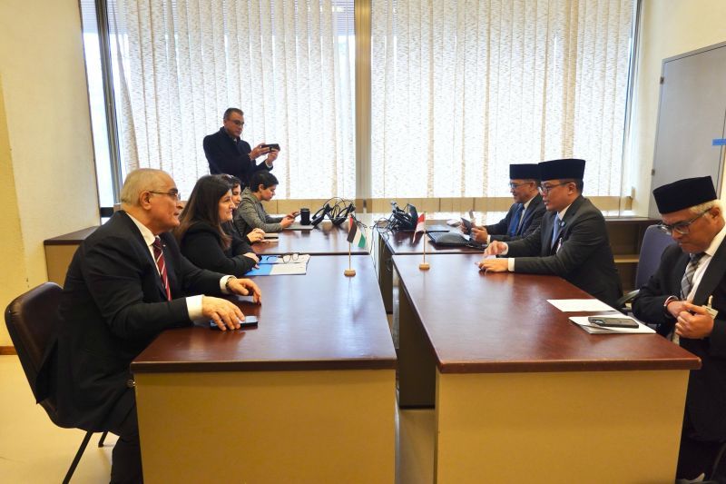Menlu RI-Palestina bahas upaya akhiri konflik pasca-gencatan senjata Menlu RI-Palestina bahas upaya akhiri konflik pasca-gencatan senjata