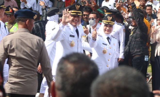 Dedy Yon dan Tazkiyyatul Muthmainnah resmi jabat Wali Kota dan Wakil Wali Kota Tegal Dedy Yon dan Tazkiyyatul Muthmainnah resmi jabat Wali Kota dan Wakil Wali Kota Tegal