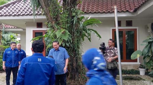 SBY ingatkan kader Demokrat : Negara dulu, baru partai SBY ingatkan kader Demokrat : Negara dulu, baru partai