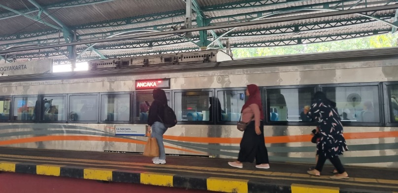 KAI Daop 6 Yogyakarta catat penjualan tiket lebaran tertinggi pada 3 April 2025 atau H+2 KAI Daop 6 Yogyakarta catat penjualan tiket lebaran tertinggi pada 3 April 2025 atau H+2