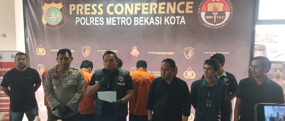 Dua suporter Persija ditangkap terkait penganiayaan di Stadion Patriot Dua suporter Persija ditangkap terkait penganiayaan di Stadion Patriot