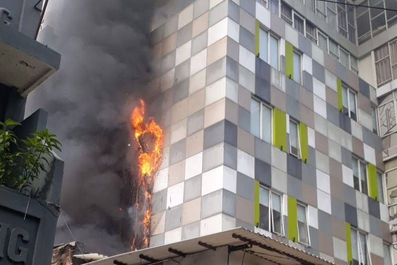 Hotel 101 Urban di Glodok Tamansari terbakar Hotel 101 Urban di Glodok Tamansari terbakar
