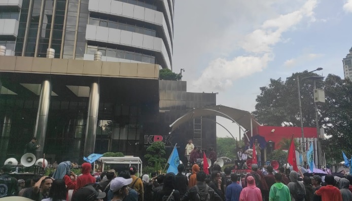 Gelar aksi, aktivis LMND minta KPK unjuk gigi tangkap koruptor tanpa pandang bulu Gelar aksi, aktivis LMND minta KPK unjuk gigi tangkap koruptor tanpa pandang bulu