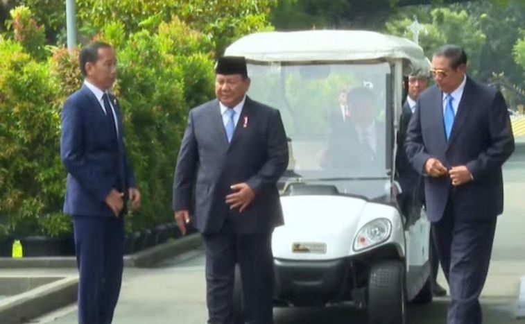 Prabowo, SBY, dan Jokowi tiba naik mobil buggy di Peluncuran Danantara Prabowo, SBY, dan Jokowi tiba naik mobil buggy di Peluncuran Danantara
