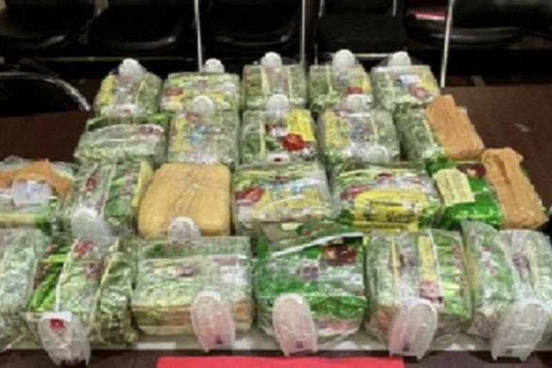 Polda Lampung buru satu pelaku penyelundupan sabu 24,8 kg Polda Lampung buru satu pelaku penyelundupan sabu 24,8 kg