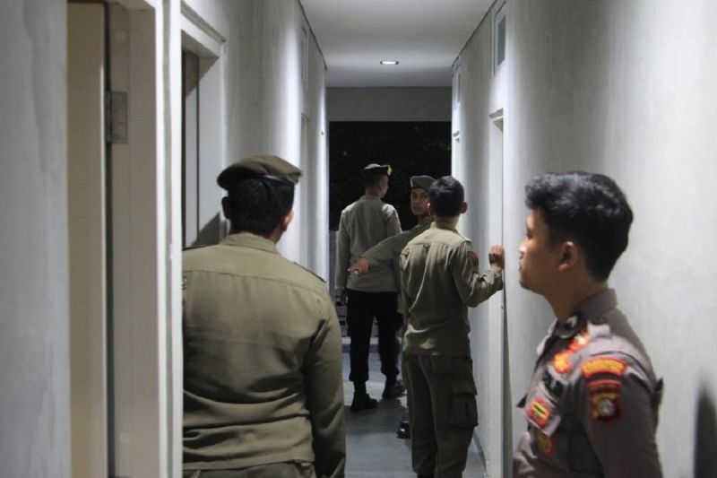 Satpol PP Tangerang gencarkan operasi penindakan larangan pelacuran Satpol PP Tangerang gencarkan operasi penindakan larangan pelacuran