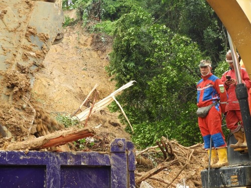 Gus Ipul pastikan korban longsor Batam dapat santunan