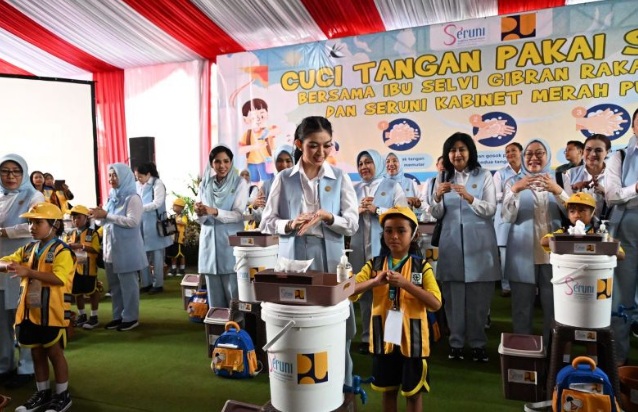 Selvi Gibran kampanyekan gaya hidup sehat di sekolah Selvi Gibran kampanyekan gaya hidup sehat di sekolah