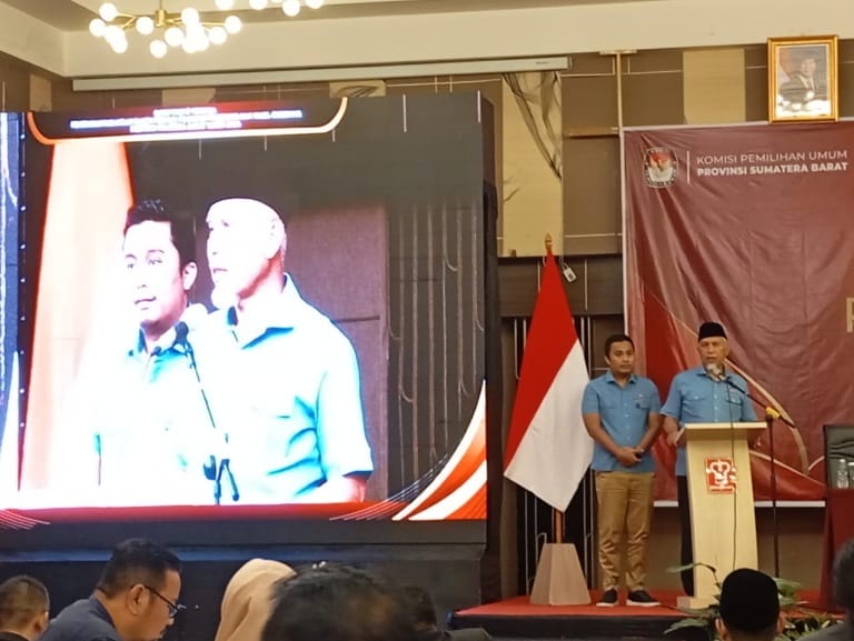 KPU tetapkan Mahyeldi-Vasco Ruseimy sebagai Gubernur dan Wakil Gubernur Sumbar terpilih KPU tetapkan Mahyeldi-Vasco Ruseimy sebagai Gubernur dan Wakil Gubernur Sumbar terpilih