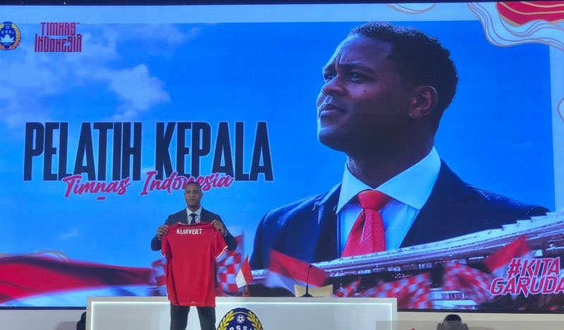 Kluivert akan bertemu lima pemain timnas Indonesia malam ini Kluivert akan bertemu lima pemain timnas Indonesia malam ini