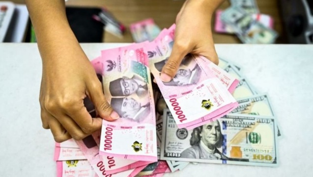 Rupiah melemah karena kebijakan Trump berpotensi kuatkan dolar AS Rupiah melemah karena kebijakan Trump berpotensi kuatkan dolar AS