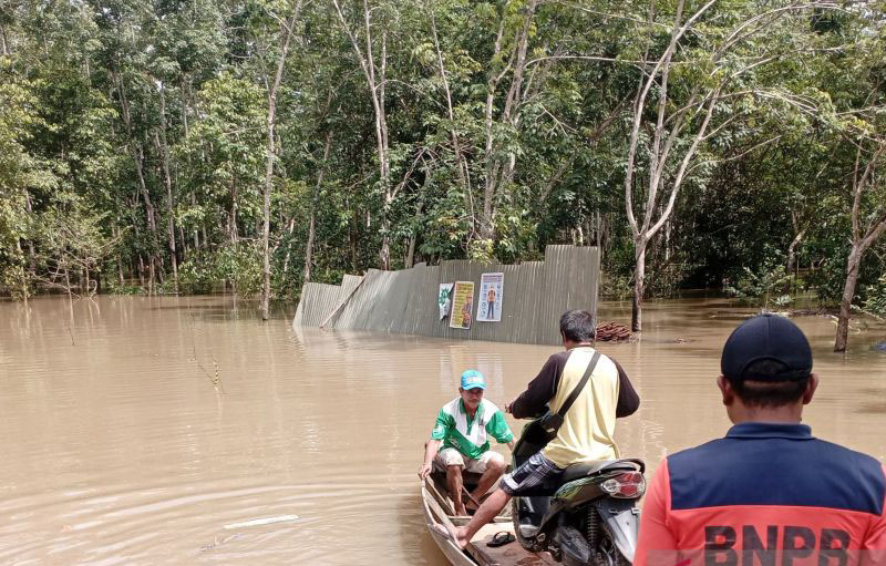 BPBD Muara Enim siagakan perahu untuk bantu aktivitas korban banjir