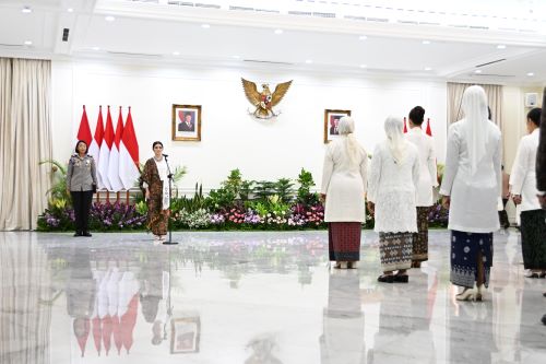 Melalui Wastra dan Kriya Nusantara menuju Indonesia maju Melalui Wastra dan Kriya Nusantara menuju Indonesia maju