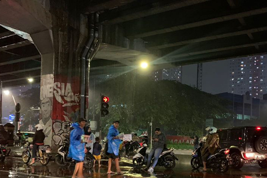 Wilayah Jakarta diprakirakan terjadi hujan petir pada Kamis pagi Wilayah Jakarta diprakirakan terjadi hujan petir pada Kamis pagi