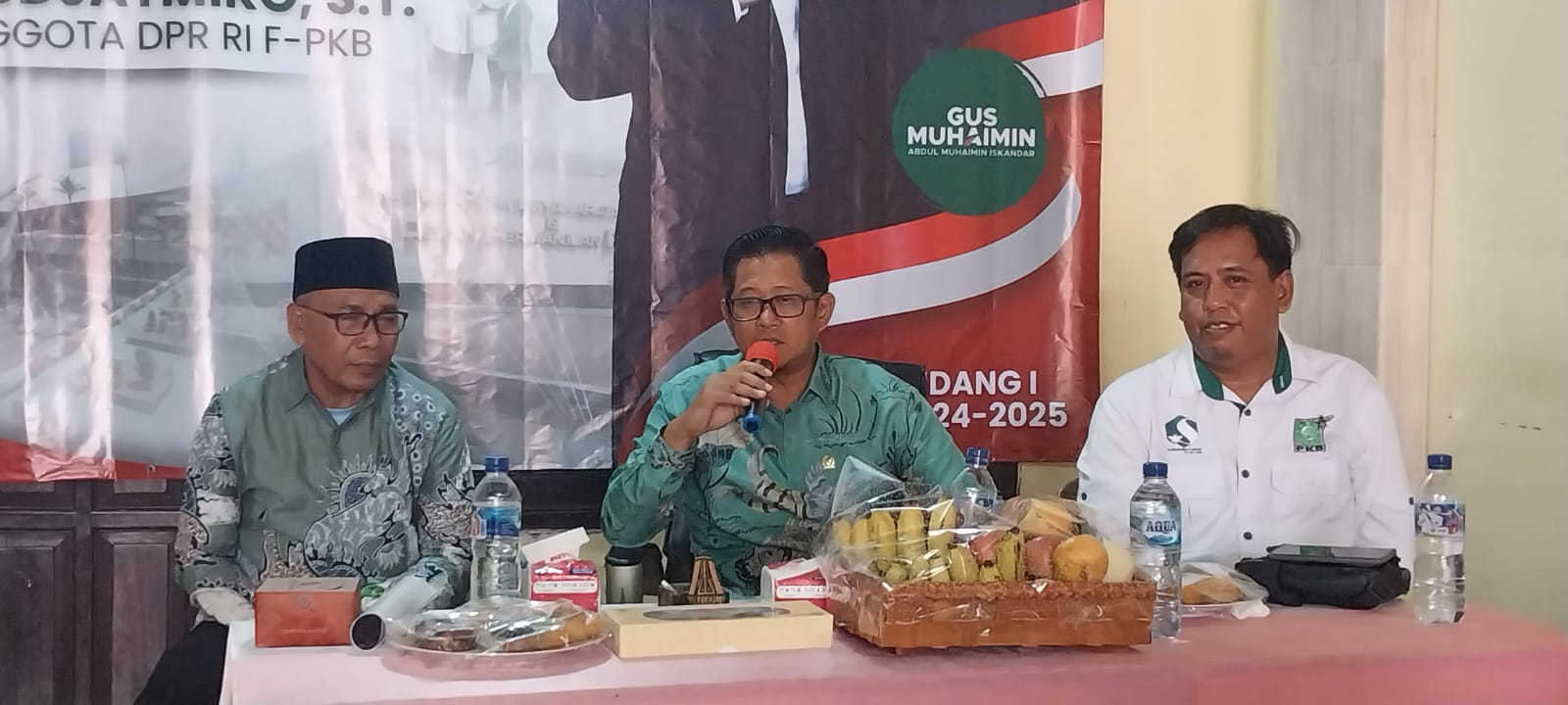 Anggota DPR RI dukung pemerataan pendidikan di Bekasi melalui program Indonesia Pintar Anggota DPR RI dukung pemerataan pendidikan di Bekasi melalui program Indonesia Pintar