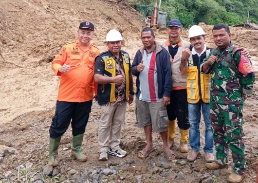 Longsor di Desa Telagah, akses jalan dari Langkat menuju Karo putus