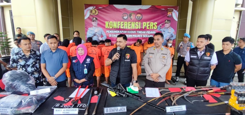 Tawuran dua kelompok pelajar, satu orang tewas Tawuran dua kelompok pelajar, satu orang tewasÂ