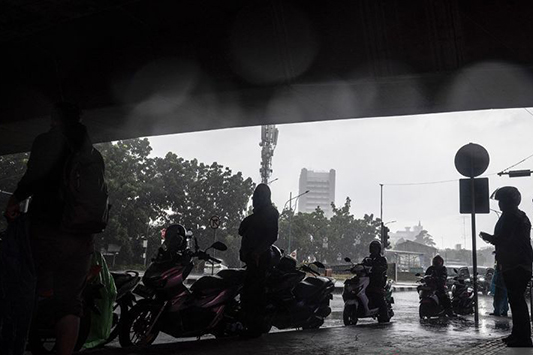 Sebagian besar wilayah Jakarta diguyur hujan pada Jumat pagi Sebagian besar wilayah Jakarta diguyur hujan pada Jumat pagi