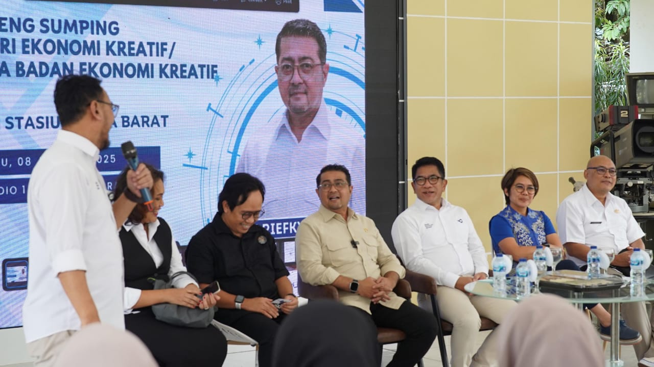 Menteri Ekonomi Kreatif dukung TVRI dorong industri Kreatif Nasional Menteri Ekonomi Kreatif dukung TVRI dorong industri Kreatif Nasional