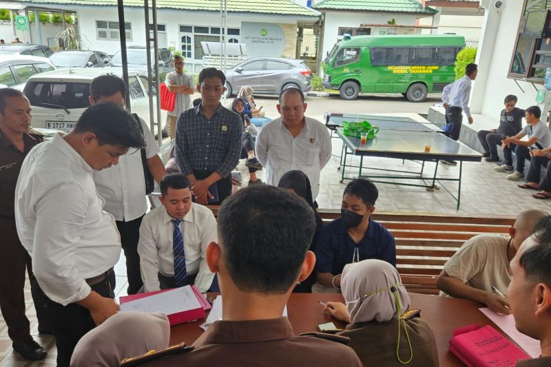 Polda Jambi limpahkan tersangka video asusila ke Kejaksaan Polda Jambi limpahkan tersangka video asusila ke Kejaksaan