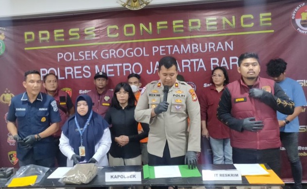 Bayi korban penelantaran orang tua telah dikuburkan di Jakarta Utara Bayi korban penelantaran orang tua telah dikuburkan di Jakarta Utara