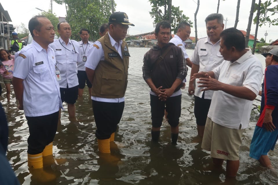 Tinjau banjir rob, Pj. Walkot imbau siaga kiriman air dari daerah atas