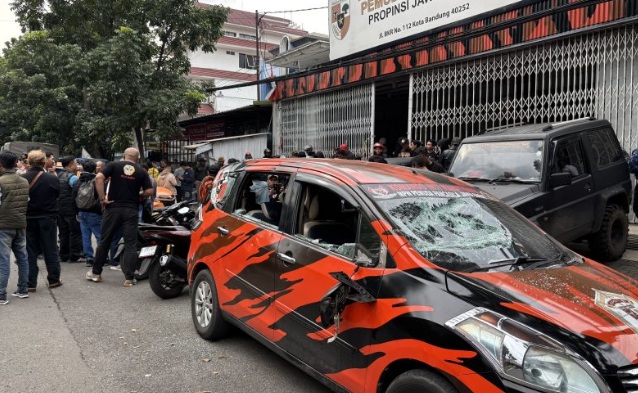 Polisi dalami penyebab bentrokan antarormas di Jalan BKR Bandung Polisi dalami penyebab bentrokan antarormas di Jalan BKR Bandung