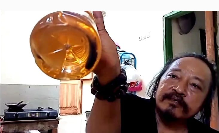 Bulog Cirebon pastikan tidak menjual Minyak Kita oplosan Bulog Cirebon pastikan tidak menjual Minyak Kita oplosan