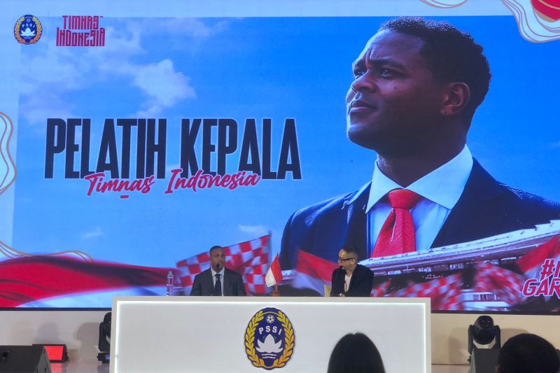 Patrick Kluivert: Saya adalah orang yang menyukai tekanan Patrick Kluivert: Saya adalah orang yang menyukai tekanan