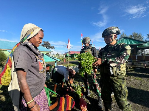 Rosita Habema bantu ekonomi warga Yoparu, Papua Tengah