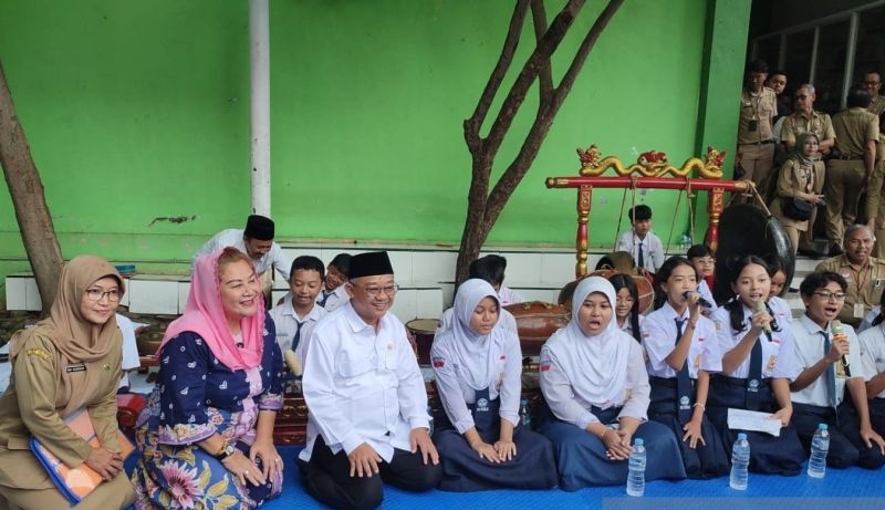 Mendikdasmen: Program makan bergizi gratis akan terus disempurnakan Mendikdasmen: Program makan bergizi gratis akan terus disempurnakan