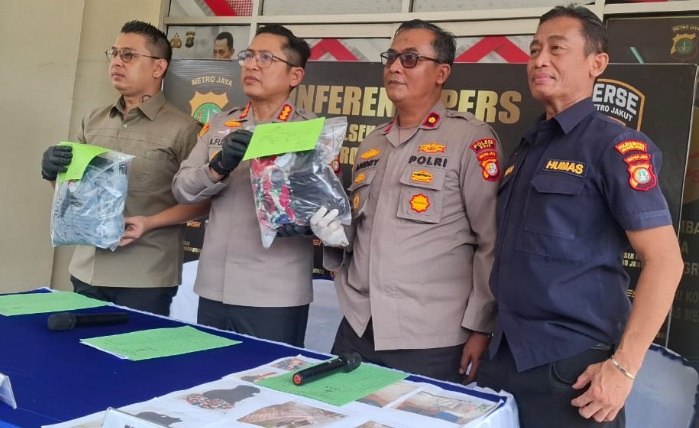 Polsek Koja ungkap pelaku pembuang janin berusia enam bulan Polsek Koja ungkap pelaku pembuang janin berusia enam bulan