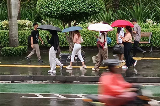 BMKG: Seluruh wilayah Jakarta diguyur hujan pada Senin sore