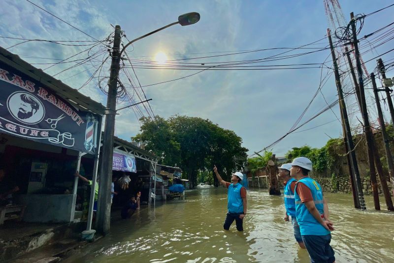 1.873 pelanggan di Jakarta alami pemadaman listrik akibat banjir