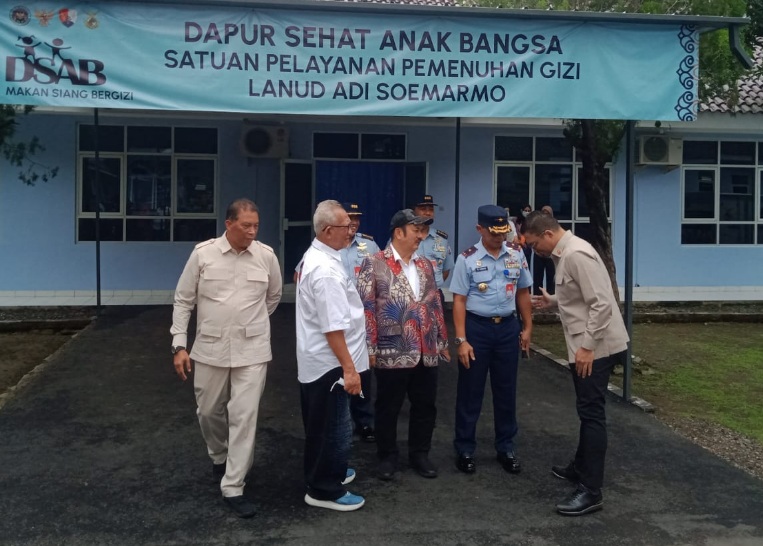 Program MBG, Kepala Bappenas dan BGN cek SPPG Ngemplak Lanud Adi Soemarmo Program MBG, Kepala Bappenas dan BGN cek SPPG Ngemplak Lanud Adi Soemarmo