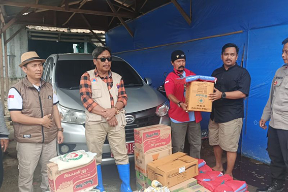 PMI buka dapur umum di lokasi banjir Tangerang PMI buka dapur umum di lokasi banjir Tangerang
