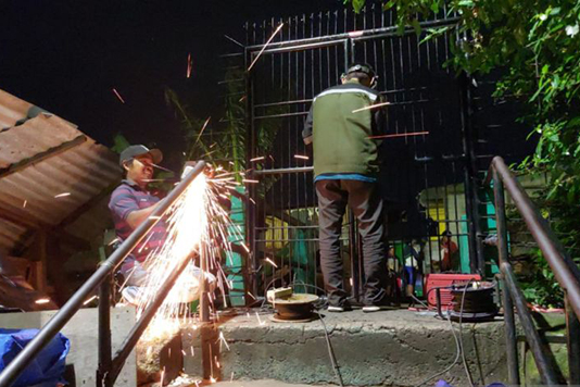 Polisi tutup akses yang kerap dipakai pelaku tawuran di Cipinang Muara Polisi tutup akses yang kerap dipakai pelaku tawuran di Cipinang Muara