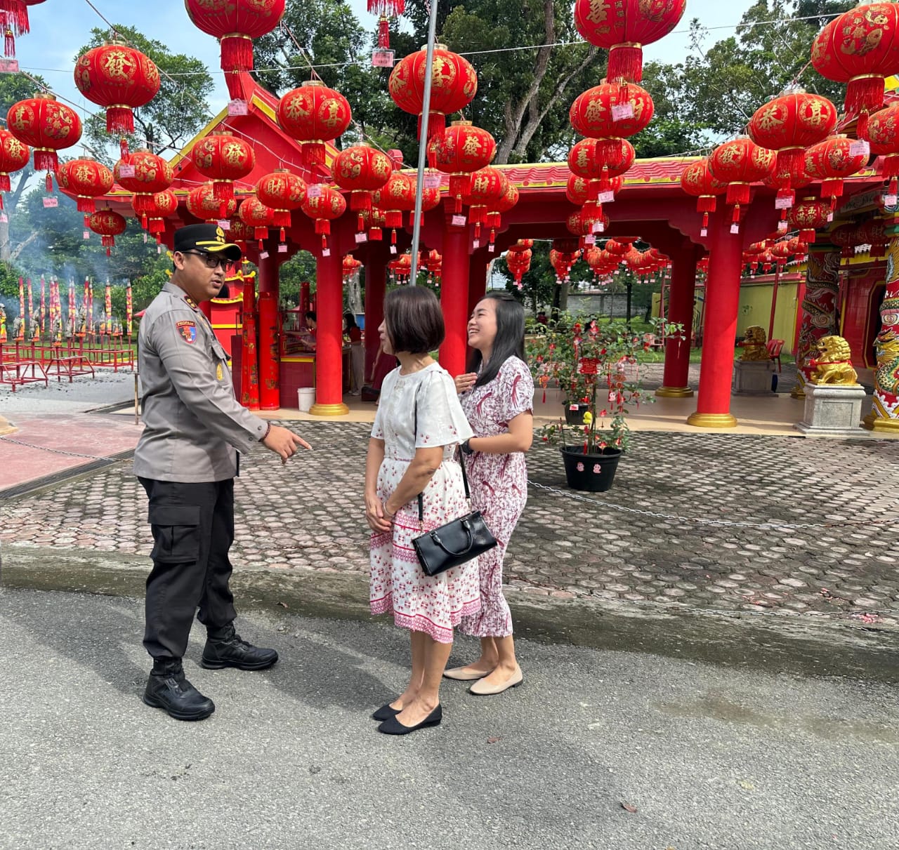 Jamin keamanan perayaan Imlek, Kapolres Langkat pantau pengamanan di Vihara Jamin keamanan perayaan Imlek, Kapolres Langkat pantau pengamanan di Vihara