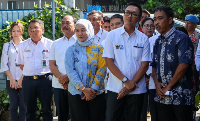 KAI dan Kementerian BUMN bagikan bantuan TJSL di DIY KAI dan Kementerian BUMN bagikan bantuan TJSL di DIY