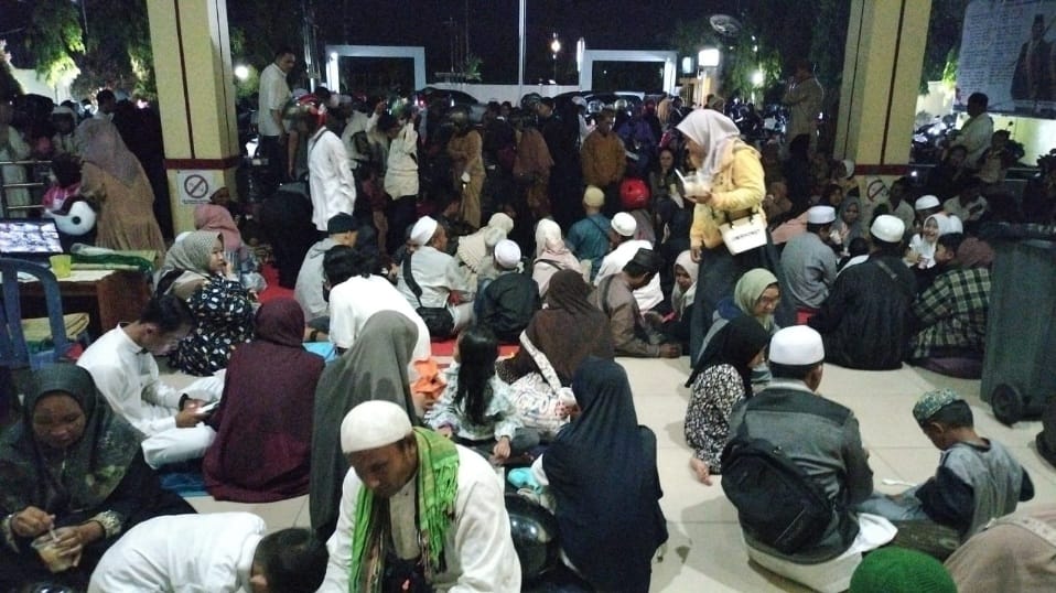 HUT Imigrasi, jamaah Sekumpul datangi Kantor Imigrasi Banjarmasin HUT Imigrasi, jamaah Sekumpul datangi Kantor Imigrasi Banjarmasin