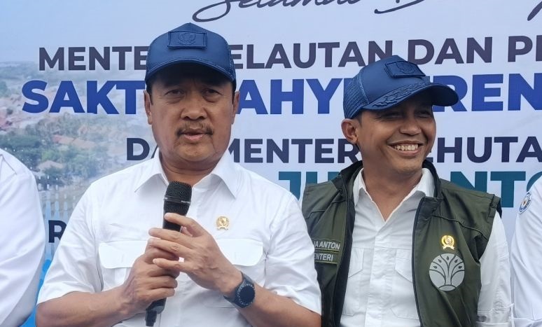 Menteri KKP bakal cabut pagar laut bila tak kantongi izin KKPRL